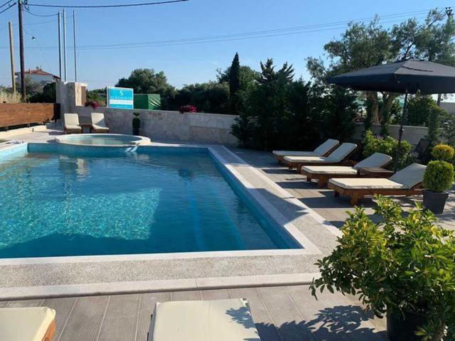 Sinodinos Deluxe Apartments Afytos Eksteriør billede