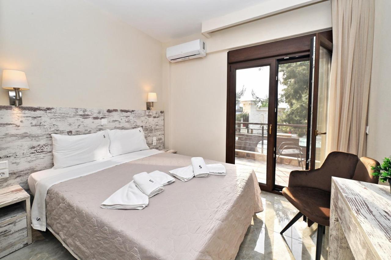 Sinodinos Deluxe Apartments Afytos Eksteriør billede