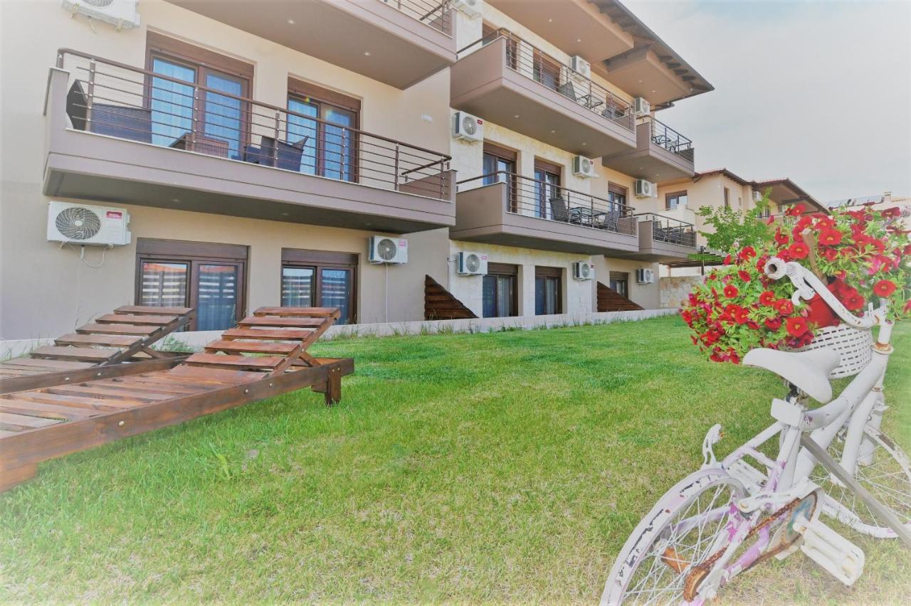 Sinodinos Deluxe Apartments Afytos Eksteriør billede
