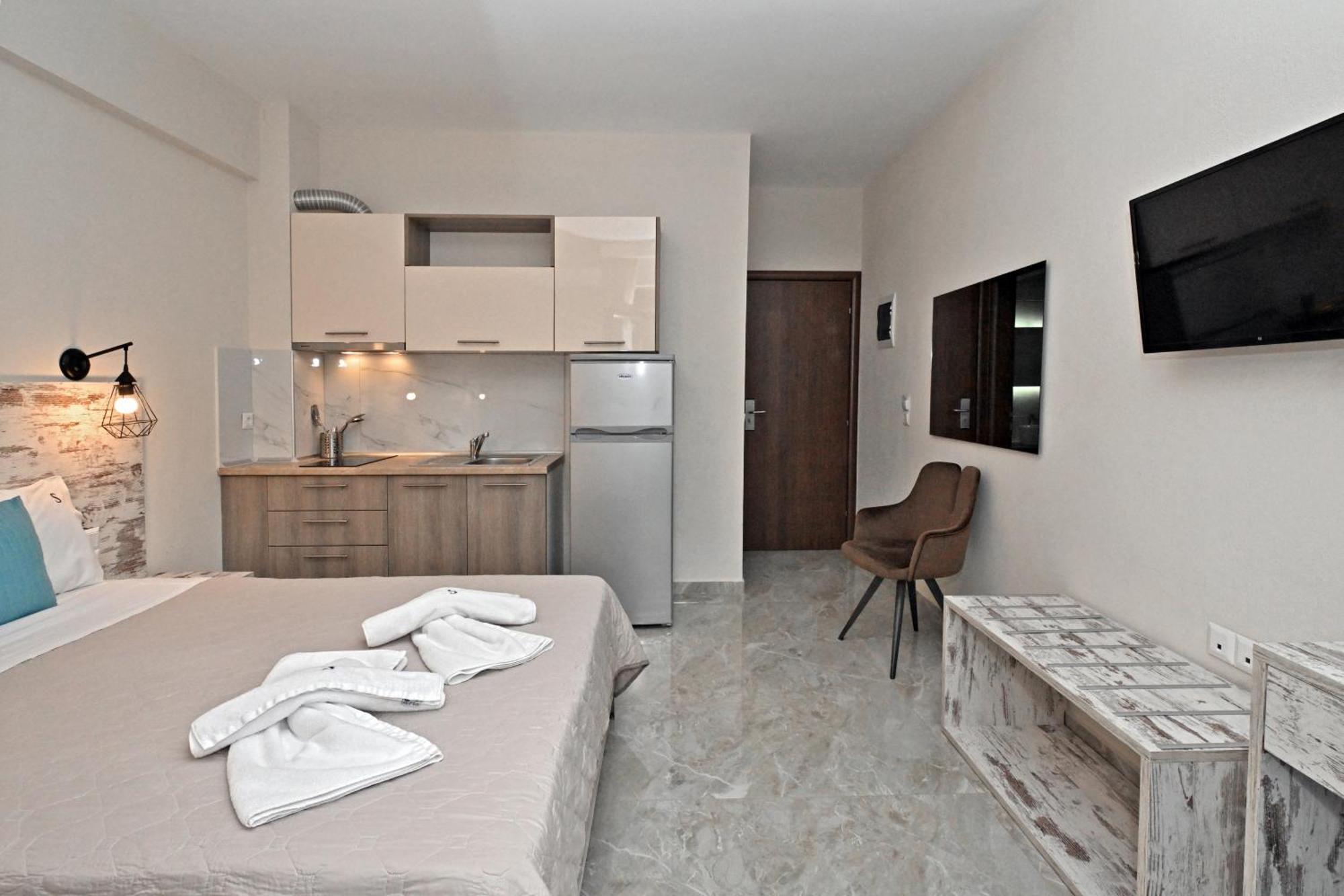 Sinodinos Deluxe Apartments Afytos Eksteriør billede