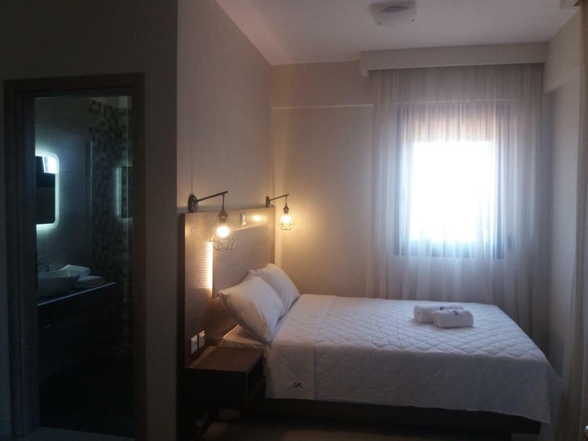 Sinodinos Deluxe Apartments Afytos Eksteriør billede